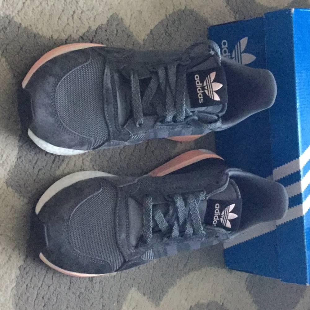 Adidas - Picture 4 of 5